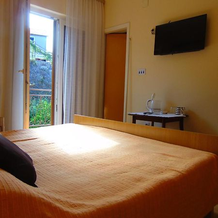 Guest House Jelsa Jelsa  Δωμάτιο φωτογραφία