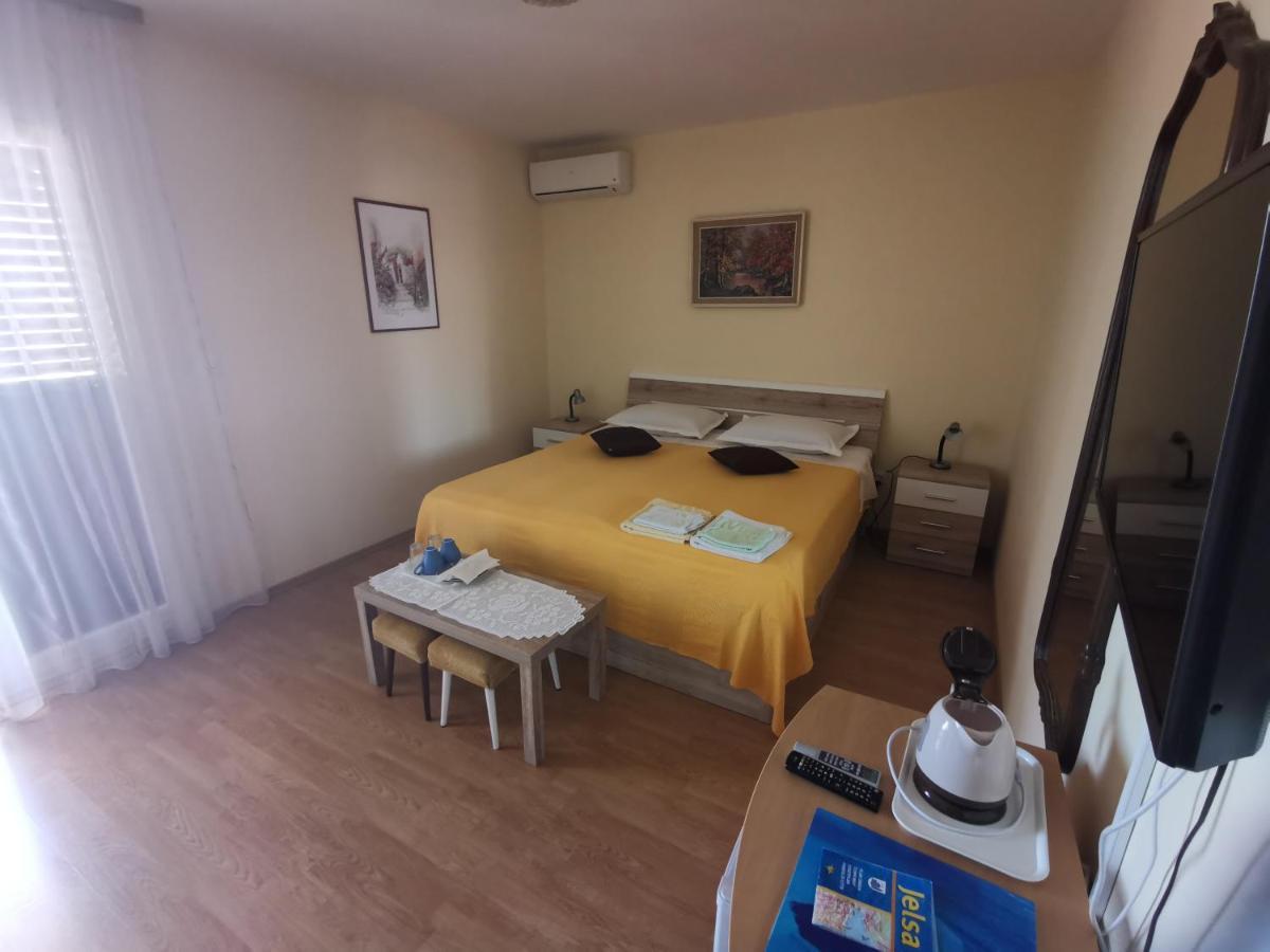 Guest House Jelsa Jelsa  Εξωτερικό φωτογραφία